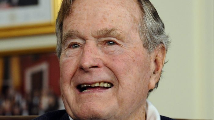 George H.W. Bush auf Intensivstation