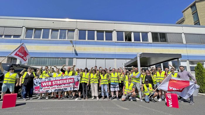 150 Edeka-Mitarbeiter streiken die gesamte Woche