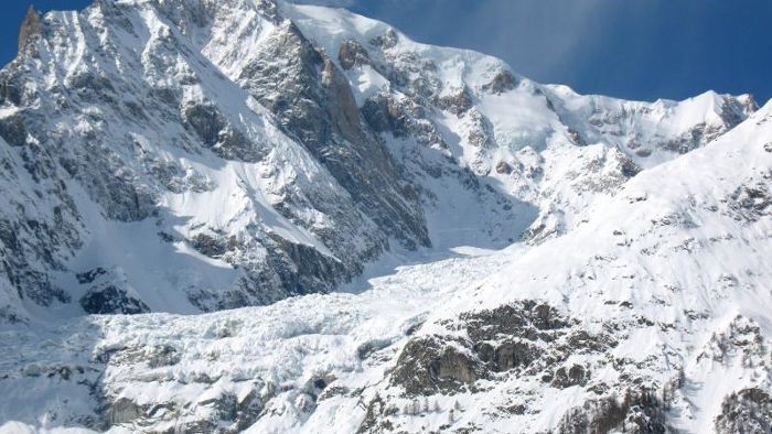 Lawine am Mont Blanc verschüttet mehrere Skifahrer