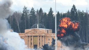 Russland lässt Mini-Reichstag erstürmen