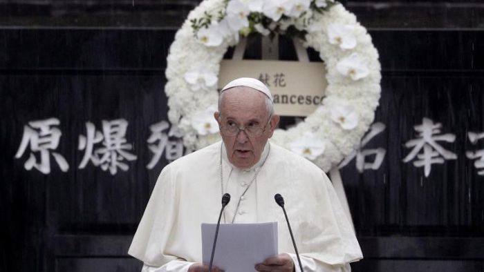 Papst stellt Nutzung von Atomenergie in Frage