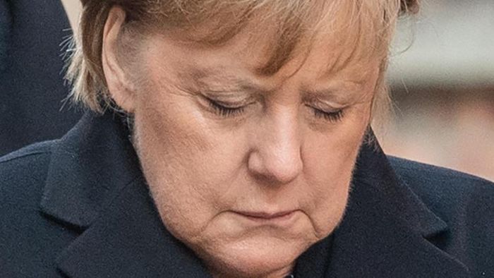 Merkel warnt in Auschwitz vor Antisemitismus und Hassreden