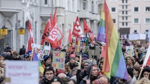 Hannover: Mehr als 7000 Menschen demonstrieren gegen Rechts