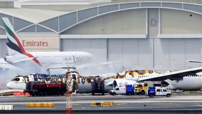 Emirates-Bruchlandung: Helfer stirbt