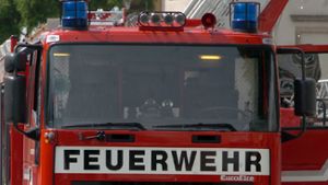 Drei Verletzte bei Brand einer Lagerhalle in Tiefenbach