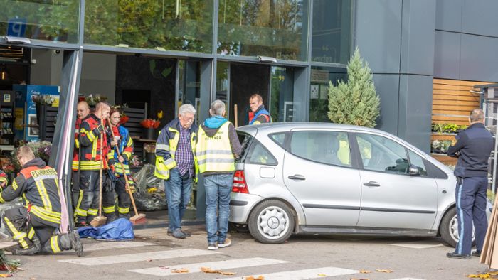 Auto rast in Supermarkt: Eine Tote, zwei Schwerverletzte