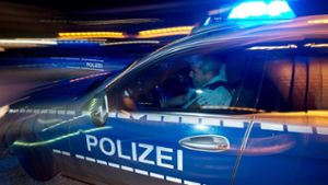 Gesucht: Autodieb  flüchtet nach zwei Unfällen in Weißdorf