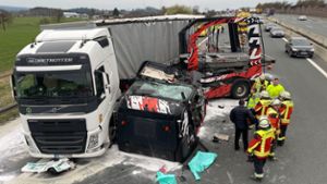 A9/Gefrees : Schwerer Unfall zwischen zwei Lastwagen