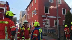 Sieben Verletzte bei Wohnhausbrand