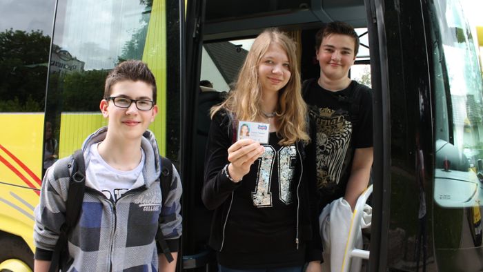19 Schüler der Gesamtschule Hollfeld sorgen im Schulbus für Recht und Ordnung