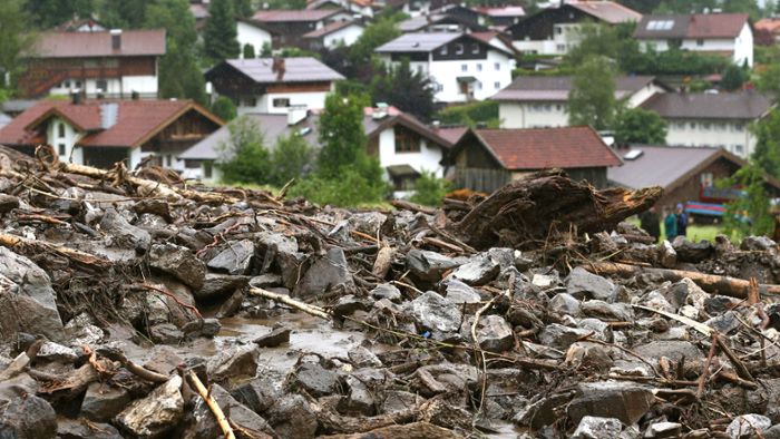 Schlammlawine:Mehr als fünf Millionen Euro Schaden in Oberstdorf