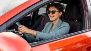 Frankreich: „Fahr’ wie eine Frau“ – neue Verkehrssicherheitskampagne