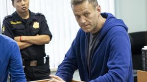 Kremlkritiker Nawalny nach Klinik wieder im Gefängnis