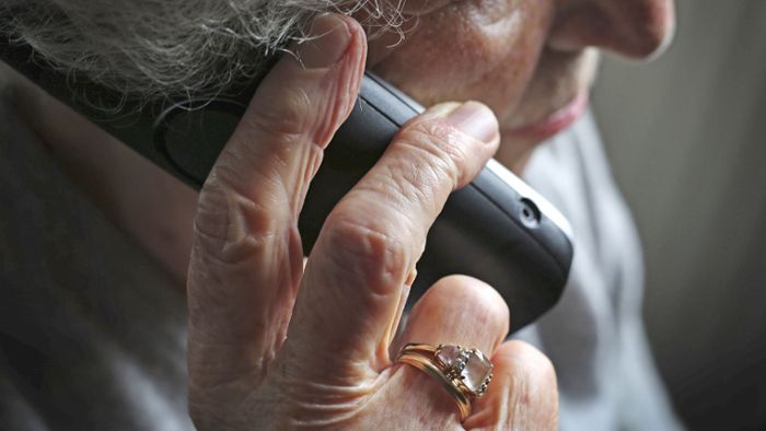 Telefonbetrüger zocken 80-Jährige ab