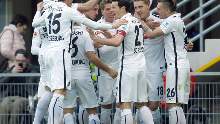 Freiburg kehrt in die Bundesliga zurück