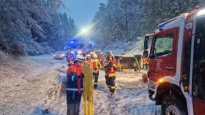 Bei Thurndorf : Autofahrer vom Schneefall überrascht
