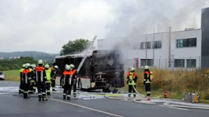 Bus gerät in Brand