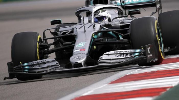 Formel 1 rüstet sich für Taifun - Mercedes dominiert