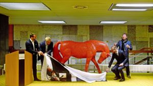 Rotes Pferd seht in Bayreuther Stall
