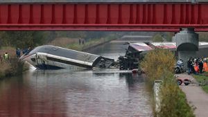 TGV entgleist: zehn Tote