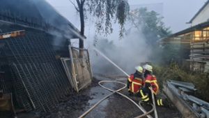 Lagerhalle wird im Feuer völlig zerstört