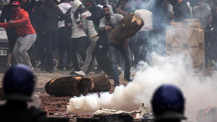Mehr als 200 Verletzte bei Zusammenstößen in Algerien