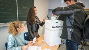 Schüler geben ihre Stimmen bei der Europawahl ab