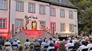 Bravouröses Opernerlebnis im Schlosshof