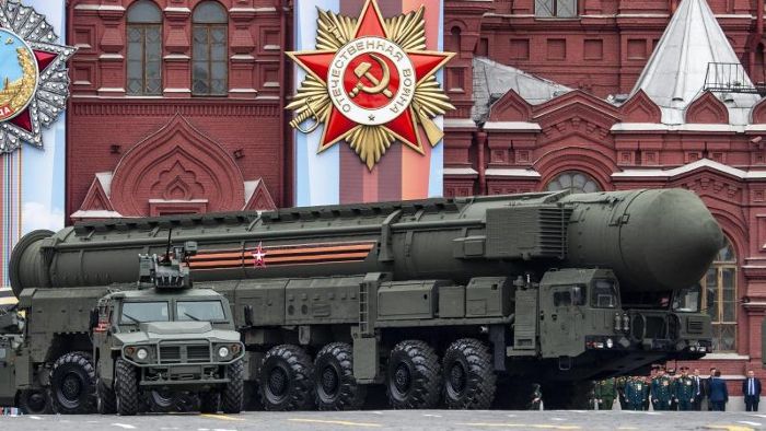 Putin ruft bei Militärparade zum Kampf gegen Neonazismus auf