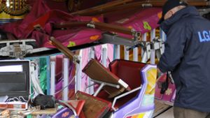 Karussell-Unfall auf Volksfest - drei Mädchen schwer verletzt