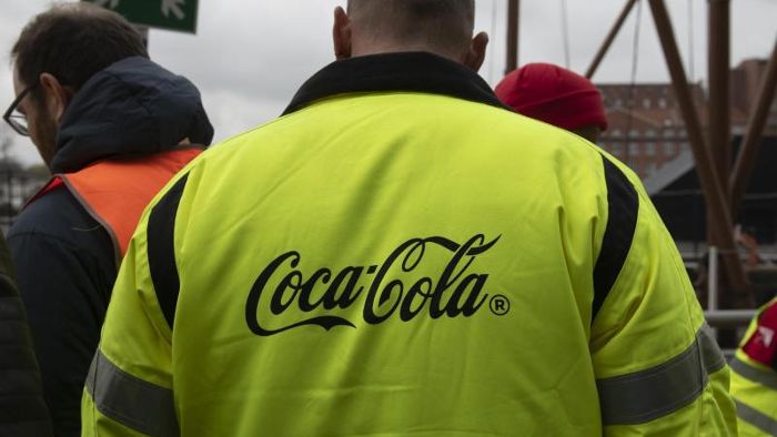 Coca-Cola-Mitarbeiter bekommen mehr Geld