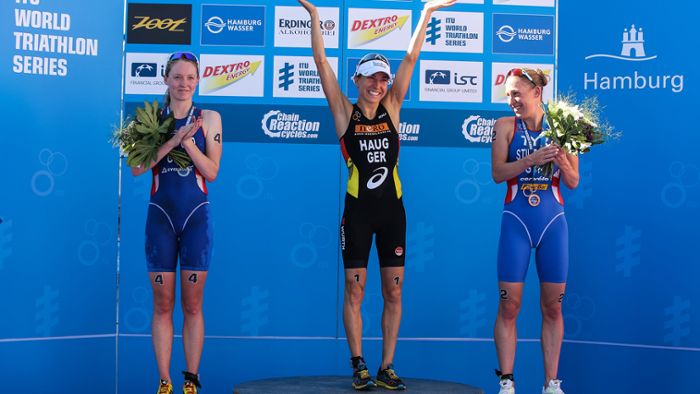 Anne Haug gewinnt Triathlon in Hamburg