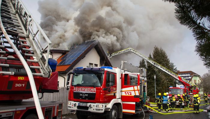 Feuer zerstört Wohnhaus