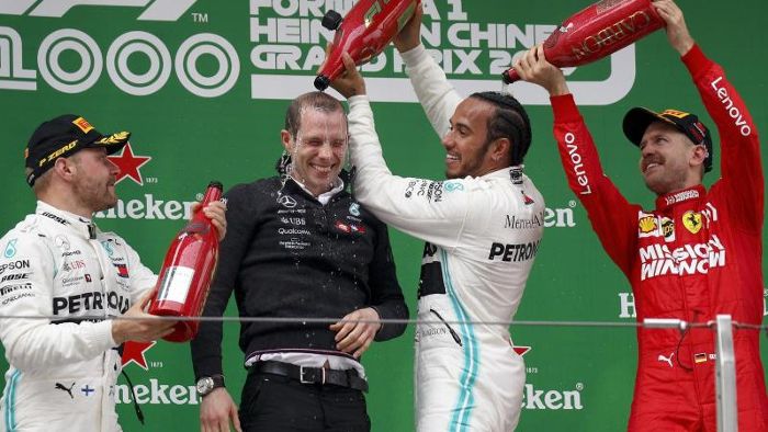 Vettel trotz Teamorder nur Dritter - Hamilton siegt
