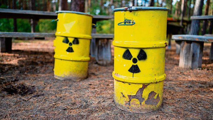 Kritik: Mit Lehrbuch auf Atommüll-Lager-Suche